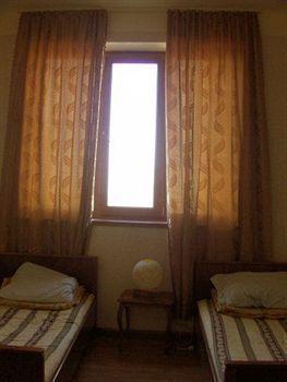 Glide Hostel *